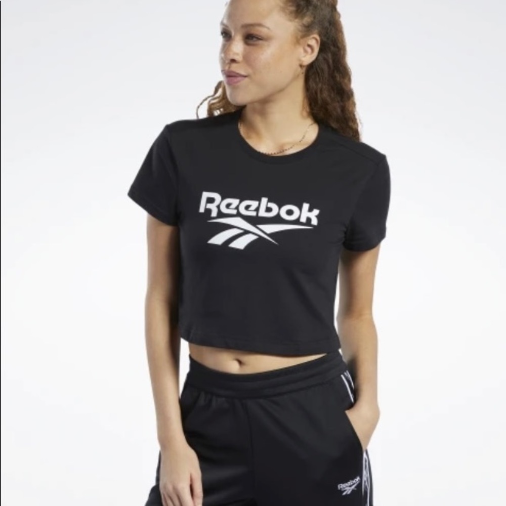 Reebok Classic Vector Crop Top